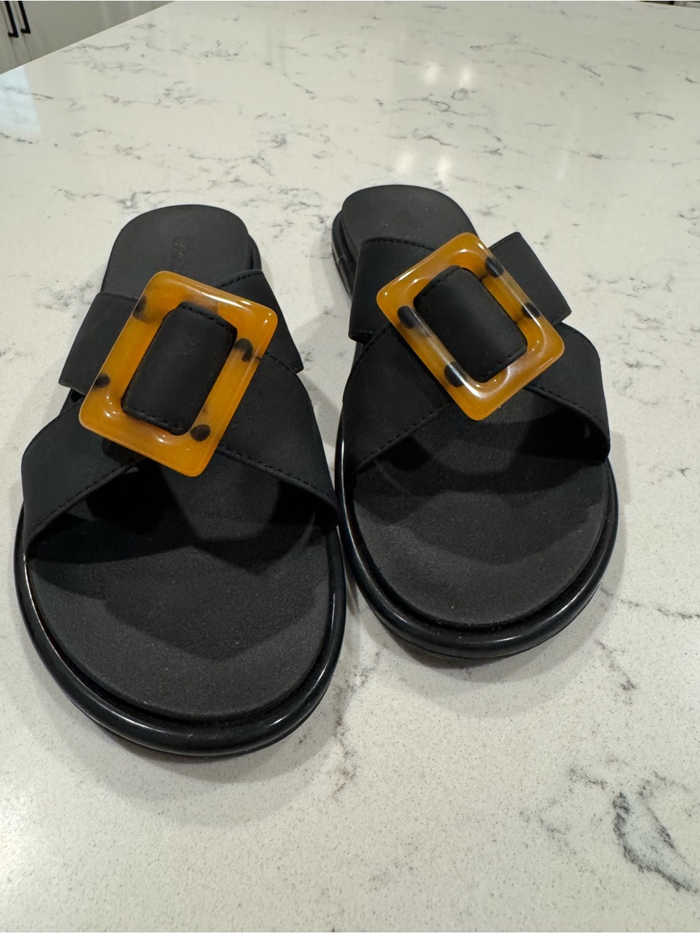 NWOT Olukai La’i Slide Sandals Size 8 Black Tortoise Buckle